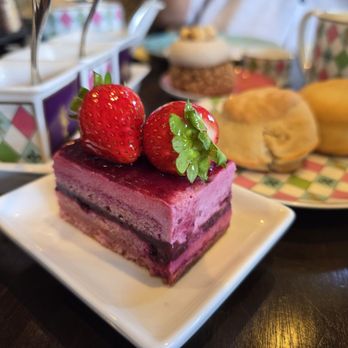 Place Dufferin - Buffets Near Me - Quebec City, Quebec Place Dufferin - Buffets Near Me - Quebec City, Quebec