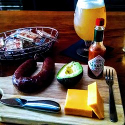 Martindale River Cafe and Mercantile - The Lockhart Plate - Kreuz Sausage, avocado, cheddar, tabasco, saltines