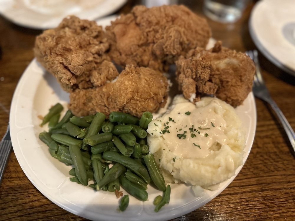 RED ROOSTER Updated October 2024 22 Photos & 18 Reviews 305 S 2nd