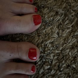 Chipped nails, bubble in nails, dull/no gloss nails Chipped nails, bubble in nails, dull/no gloss nails