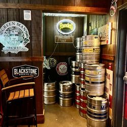 M.L.Rose Neighborhood Pub