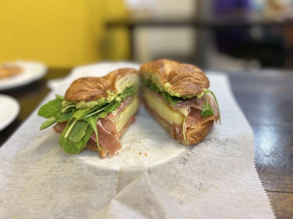 Giovanni Gelato & Coffee Shop Logo