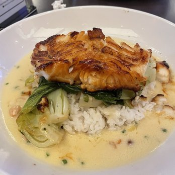 Hilltop Kitchen & Bar - Chilean sea bass - Wine Bars Near Me - Syosset, New York