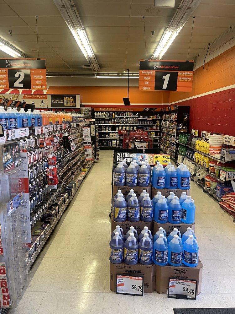 Photos of AUTOZONE Updated August 2024 13 Photos & 11 Reviews 3577 W Grand Ave, Chicago