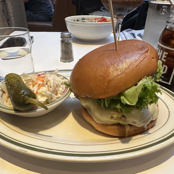 The Shed Restaurant - Mohegan Sun CT - Classic burger - Comfort Food Near Me - Uncasville, Connecticut The Shed Restaurant - Mohegan Sun CT - Classic burger - Comfort Food Near Me - Uncasville, Connecticut
