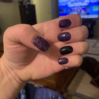 Levue Nails & Spa - Sparkly dip nails - Nail Salons Near Me - Bellevue, Washington