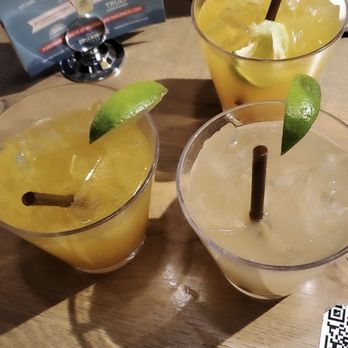 Budweiser Brickhouse Tavern - Margaritas - Sports Bars Near Me - Chicago, Illinois Budweiser Brickhouse Tavern - Margaritas - Sports Bars Near Me - Chicago, Illinois