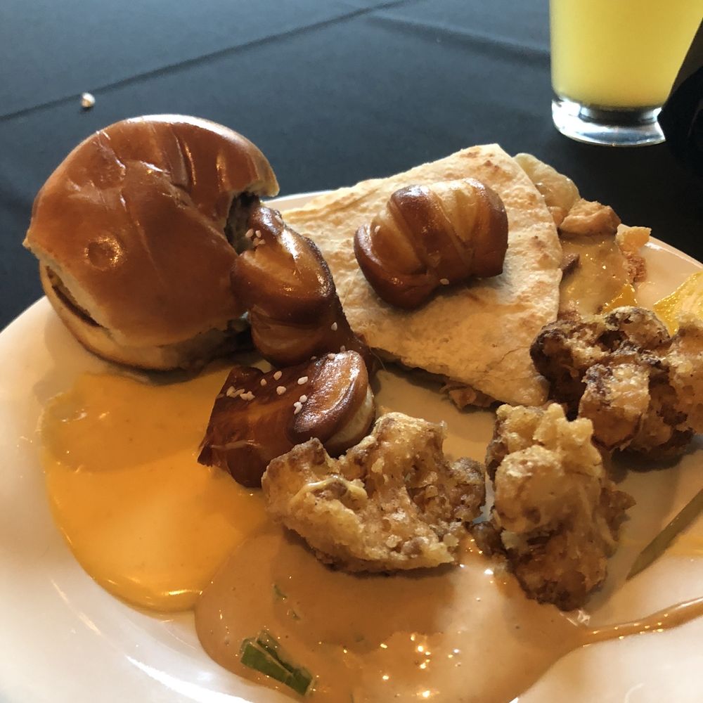 HUB Stadium Novi - slider, fried cauliflower with sayce, quesadilla - Lounges Near Me - Novi, Michigan HUB Stadium Novi - slider, fried cauliflower with sayce, quesadilla - Lounges Near Me - Novi, Michigan