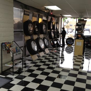 Ted Wiens Complete Auto Service - Reception/Waiting Area - Tires Near Me - Las Vegas, Nevada Ted Wiens Complete Auto Service - Reception/Waiting Area - Tires Near Me - Las Vegas, Nevada