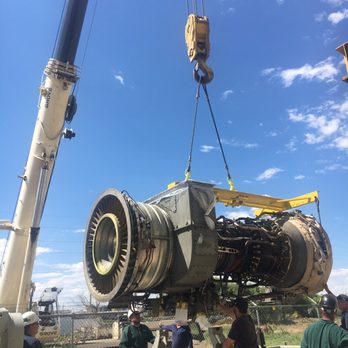 Kran - Moving a 747 jet engine to a shipping container - Crane Services Near Me - Greeley, Colorado