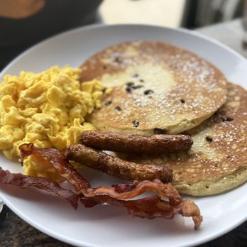 Killian Cafe & Grill - Breakfast & Brunch Near Me - Miami, Florida