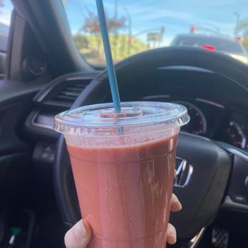 Evolution Fast Food - Strawberry Goji - Vegetarian Near Me - San Diego, California Evolution Fast Food - Strawberry Goji - Vegetarian Near Me - San Diego, California