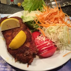 Restaurant Jägerstübli - Ein winzig kleines Cordon Bleu mit etwas Salat