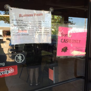 Paleteria El Kiosko - Business hours sign and CASH ONLY!! - Desserts Near Me - Grand Prairie, Texas