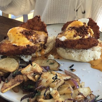 1909 - Fried chicken Benny - Bars Near Me - Temecula, California