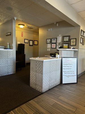 Bud's Seafood Grille by null