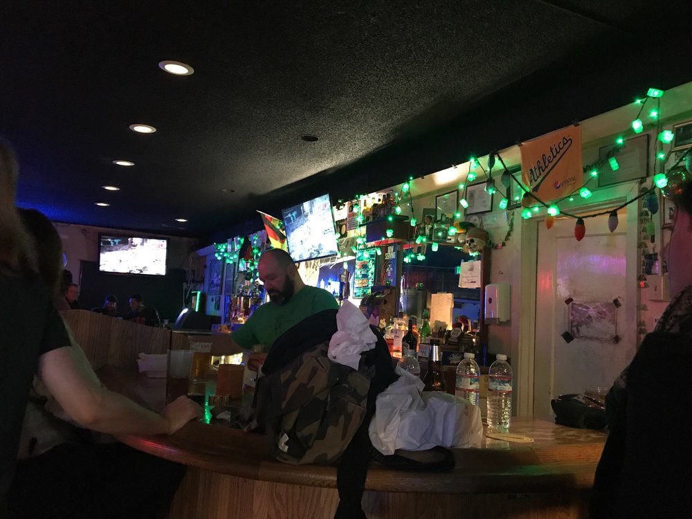 ROUND CORNER TAVERN 77 Photos & 152 Reviews 2333 S St, Sacramento