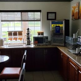 Breakfast Area Breakfast Area