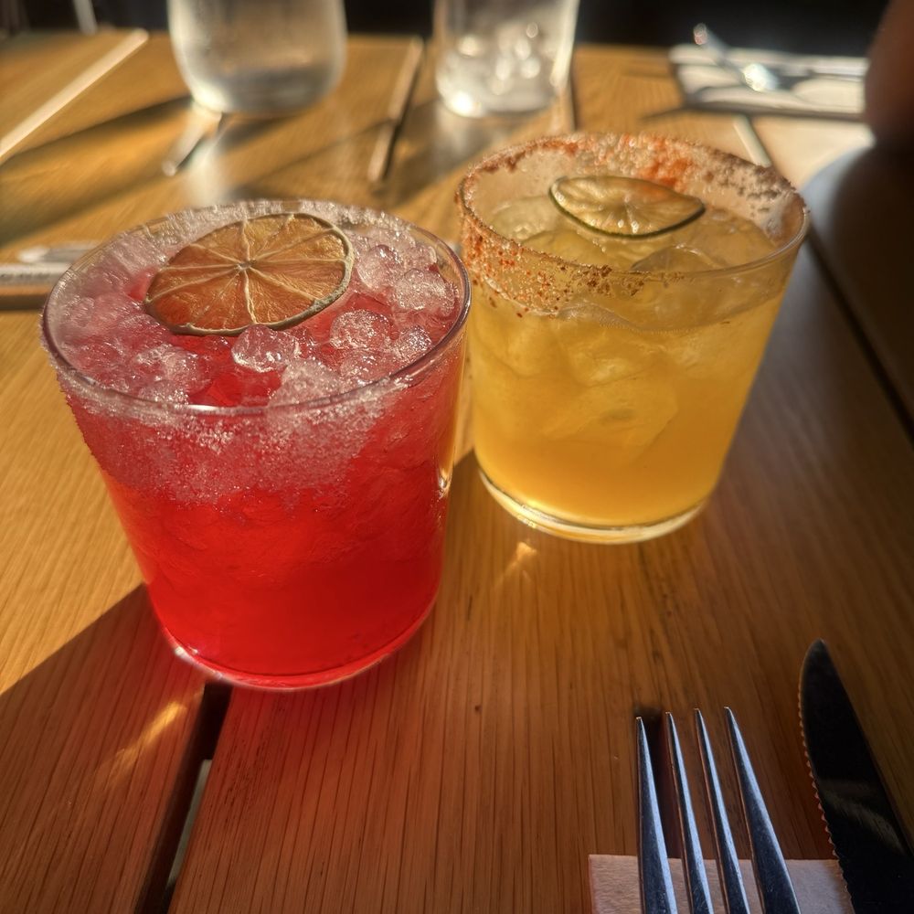 Earls Kitchen + Bar - Canadian (New) Near Me - North York, Ontario Earls Kitchen + Bar - Canadian (New) Near Me - North York, Ontario
