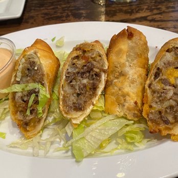 Quincy’s Potomac Bar & Grille - Cheesesteak Egg Rolls - Salad Near Me - Potomac, Maryland Quincy’s Potomac Bar & Grille - Cheesesteak Egg Rolls - Salad Near Me - Potomac, Maryland