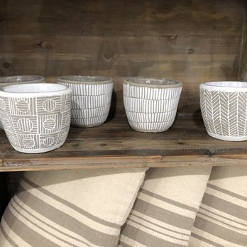 Cocalico Creek Home - Lots of white ceramics and pottery, cream and they/beige textiles. - Home Decor Near Me - Lancaster, Pennsylvania Cocalico Creek Home - Lots of white ceramics and pottery, cream and they/beige textiles. - Home Decor Near Me - Lancaster, Pennsylvania
