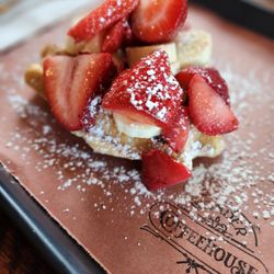 Wonder Coffeehouse - Waffles with fruit