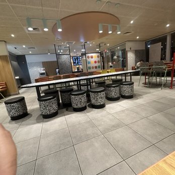 McDonald's - Fast Food Near Me - Needham, Massachusetts