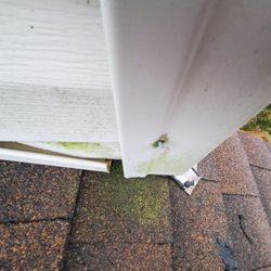 My Home Pro - Buckled corner post and wrong installed step flashing.