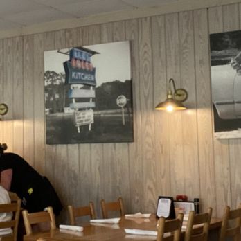 Lee's Inlet Kitchen - Nostalgic enlarged photos in the dining room - Seafood Near Me - Murrells Inlet, South Carolina Lee's Inlet Kitchen - Nostalgic enlarged photos in the dining room - Seafood Near Me - Murrells Inlet, South Carolina
