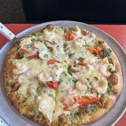 Bucceto's Pizza Pasta - Panama red shrimp pizza - YUM