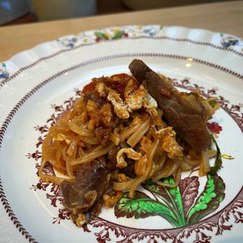 Lemongrass Thai Cuisine - Pad Thai with duck - Thai Near Me - Petaluma, California Lemongrass Thai Cuisine - Pad Thai with duck - Thai Near Me - Petaluma, California