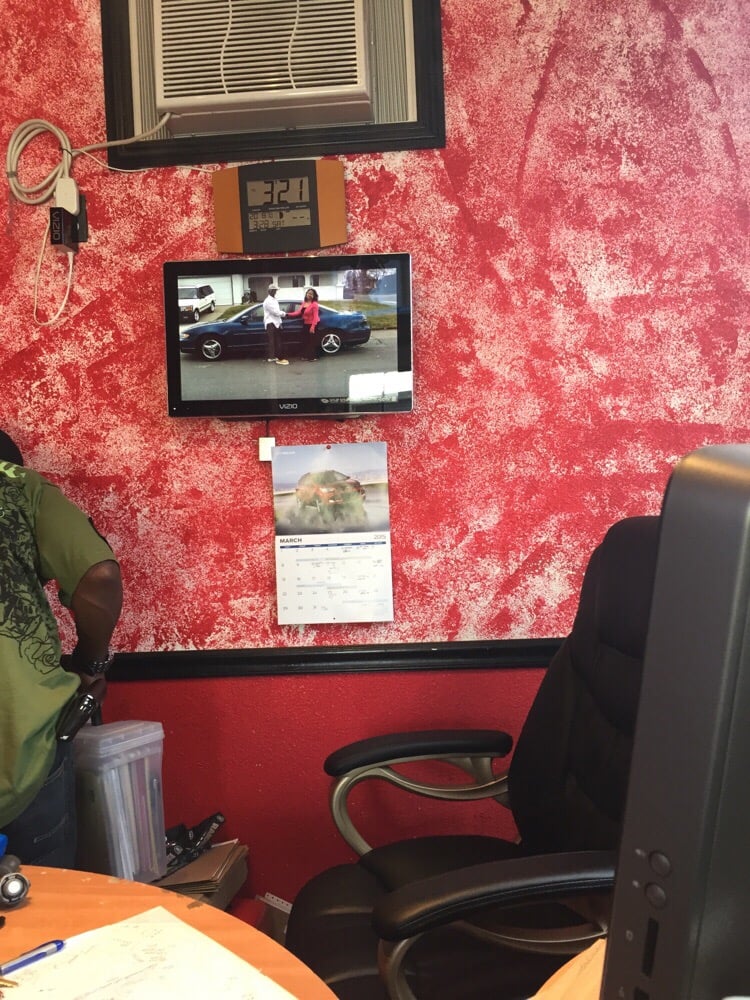 ROLAND’S ON BROADWAY Updated October 2024 2000 Broadway, Sacramento