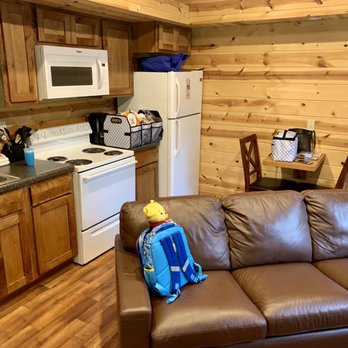 Shawnee Forest Cabins - Living Room - Vacation Rentals Near Me - Herod, Illinois Shawnee Forest Cabins - Living Room - Vacation Rentals Near Me - Herod, Illinois