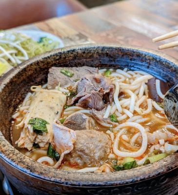 Bamee Tee - Vietnamese Sandwiches, Milk Teas, & Snacks by null