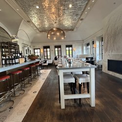 Cafe Zinc - Interior dining area