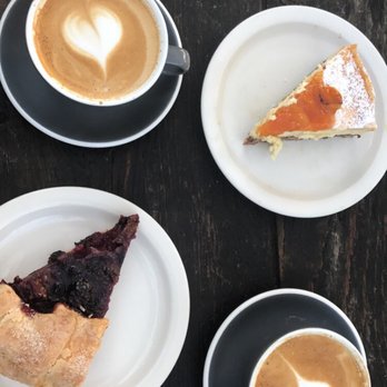 Gjelina - Cappucinos, Apricot cheesecake, very berry tart - New American Near Me - Venice, California