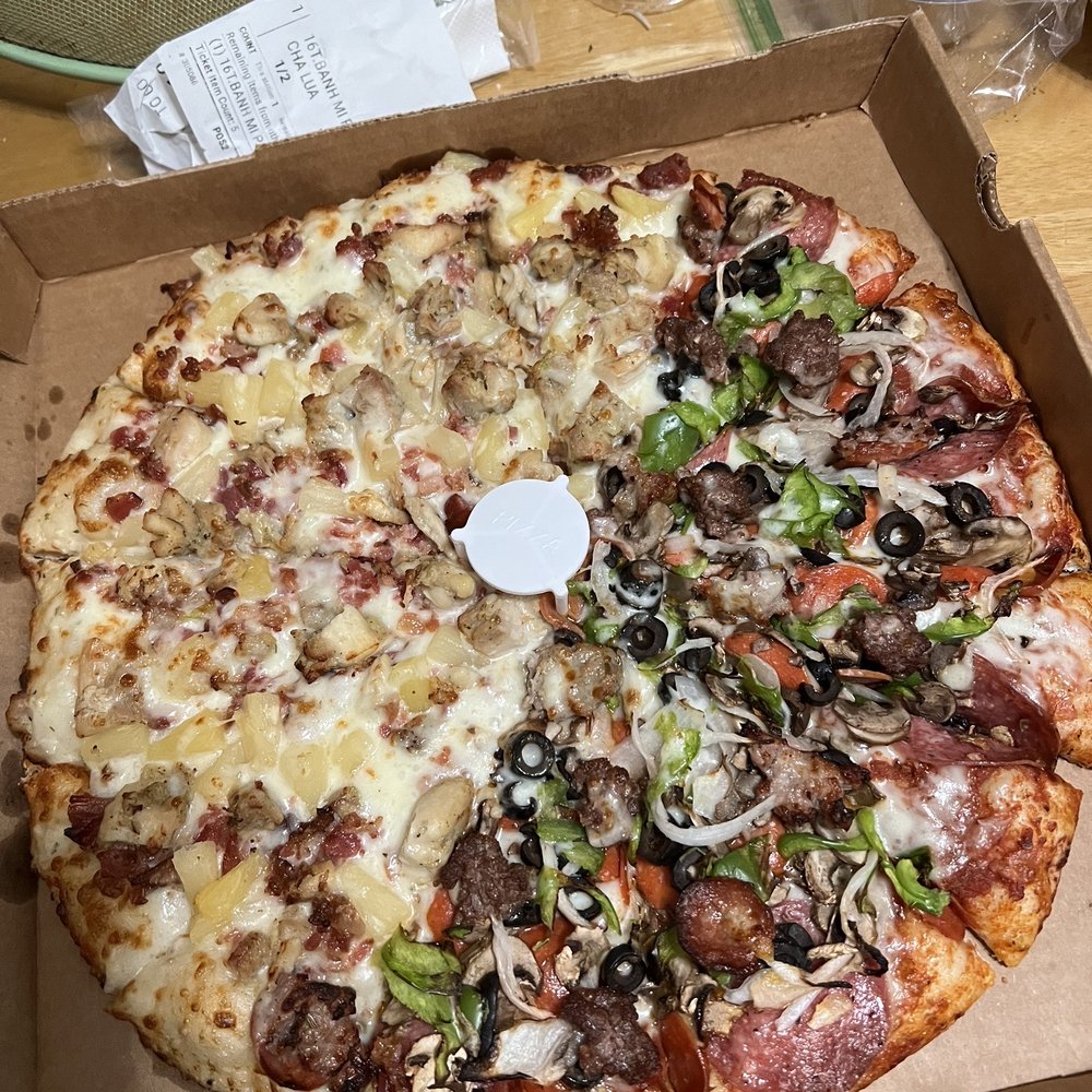 Mountain Mike's Pizza - Half Everest Pizza Hawaiian Pineapple Chicken Luau Pizza - Pizza Near Me - Fremont, California Mountain Mike's Pizza - Half Everest Pizza Hawaiian Pineapple Chicken Luau Pizza - Pizza Near Me - Fremont, California