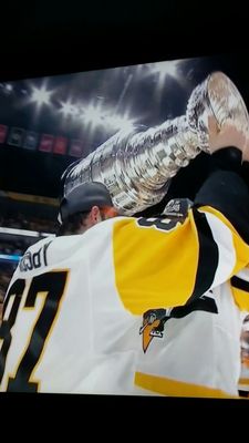 Shadyside Hideaway Bar by null