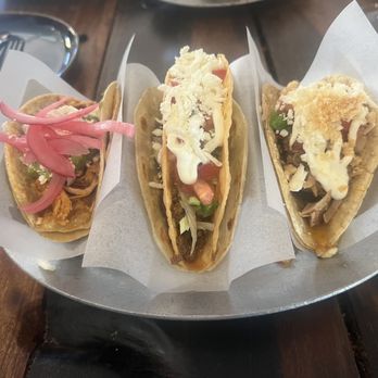 Taco Y Vino - Chicken tinga, double decker, pork carnitas - Tacos Near Me - Dallas, Texas Taco Y Vino - Chicken tinga, double decker, pork carnitas - Tacos Near Me - Dallas, Texas