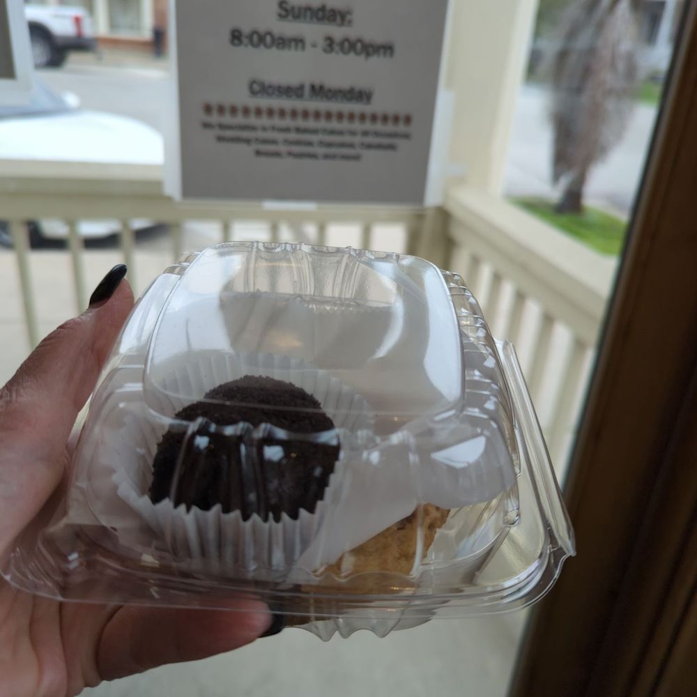 PattyCakes Bakery - Knock knock and butter pecan toffee cookies - Bakeries Near Me - Galveston, Texas PattyCakes Bakery - Knock knock and butter pecan toffee cookies - Bakeries Near Me - Galveston, Texas