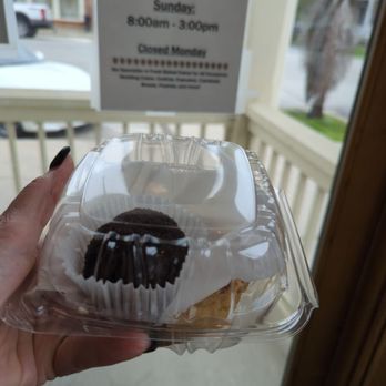 PattyCakes Bakery - Knock knock and butter pecan toffee cookies - Bakeries Near Me - Galveston, Texas