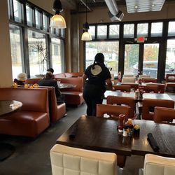 Vickery's Bar & Grill - Glenwood Park - Seating