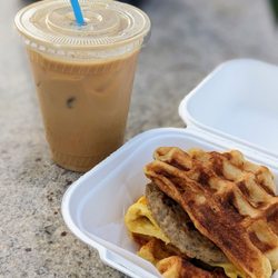People's Coffee - Cookie butter latte + chatty patty