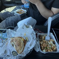 Tommy's Deli & Cafe - Breakfast sandwich