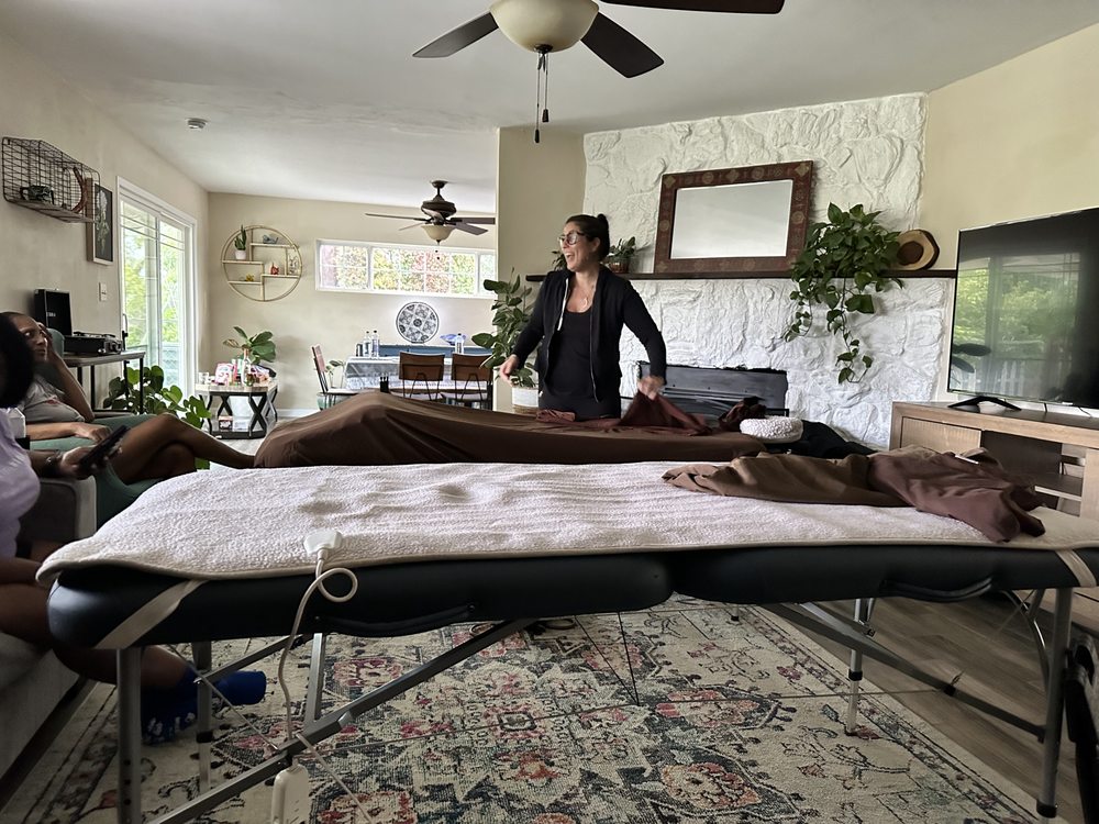 Sea Breeze Mobile Massage Logo