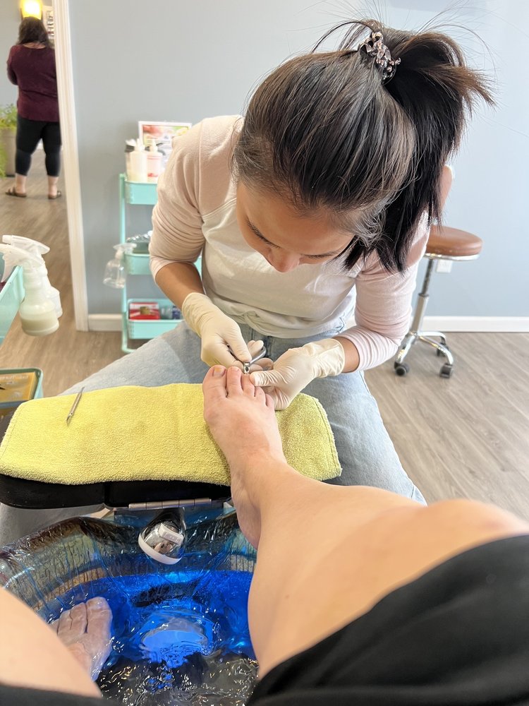 DREAM NAILS BAR Updated September 2024 44 Photos & 13 Reviews 4128 Fort Henry Dr