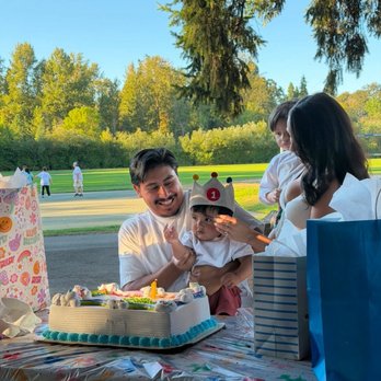 La Imperial Beaverton - Tres leches con Fresa - birthday cake. - Bakeries Near Me - Beaverton, Oregon