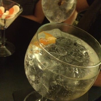 Clandestino - Gin Tonics personalizados. - Cocktail Bars Near Me - Valencia, V