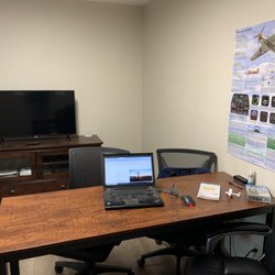 Ramona Flight Training Center - Complete offices for instructors