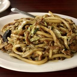 B20. Sauteed Udon Shanghai Style with Pork